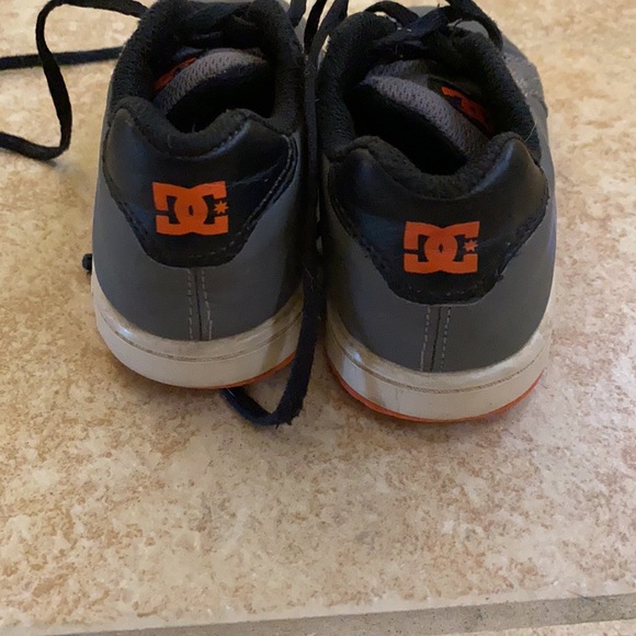 DC Toddler Shoes - Picture 3 of 4